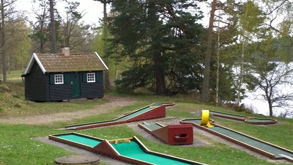 Cottage and miniature golf 
