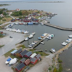 Guest harbour Hallahamnen