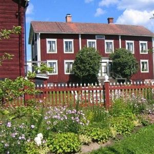 Bo på Hälsingegården Ol-Ers i Kulturreservat Västeräng, Delsbo