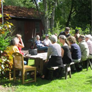 Guests in the garden on a summer day.