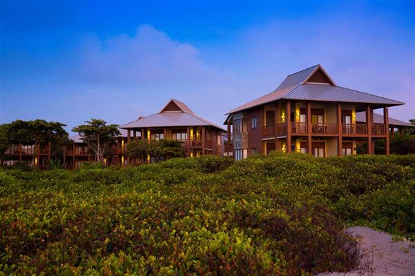 Indura Beach - Golf Resort Curio Collection by Hilton 