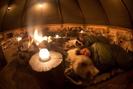 Gjester som sover i lavvo