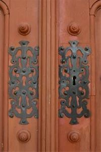 Beautiful door fittings for the Vasa monument.