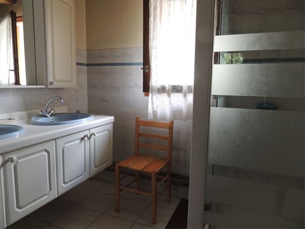 VLG237 - Appartement dans maison à Génos. 