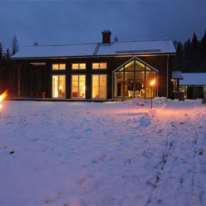 Leif Öster,  © Leif Öster, A house in the snow.