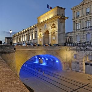 Montpellier nocturna (Visita en francés)