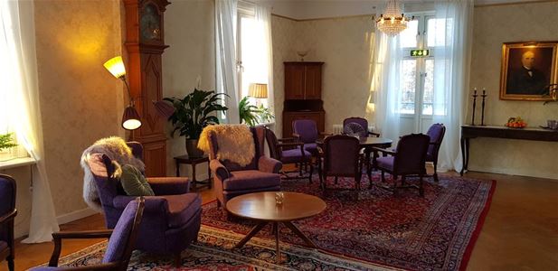 Seating area.