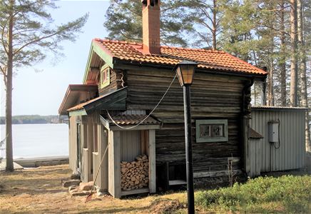 Exterior of a cottage in Vikarbyn.