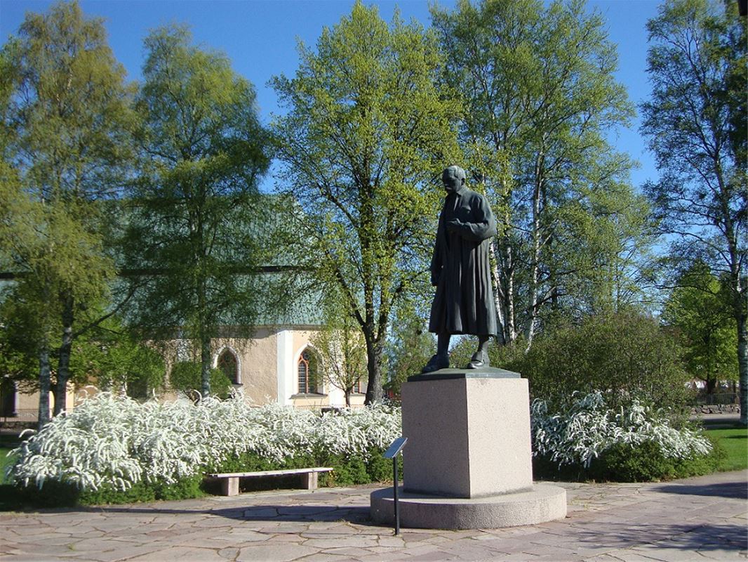 The Zorn statue in Tingshusparken.