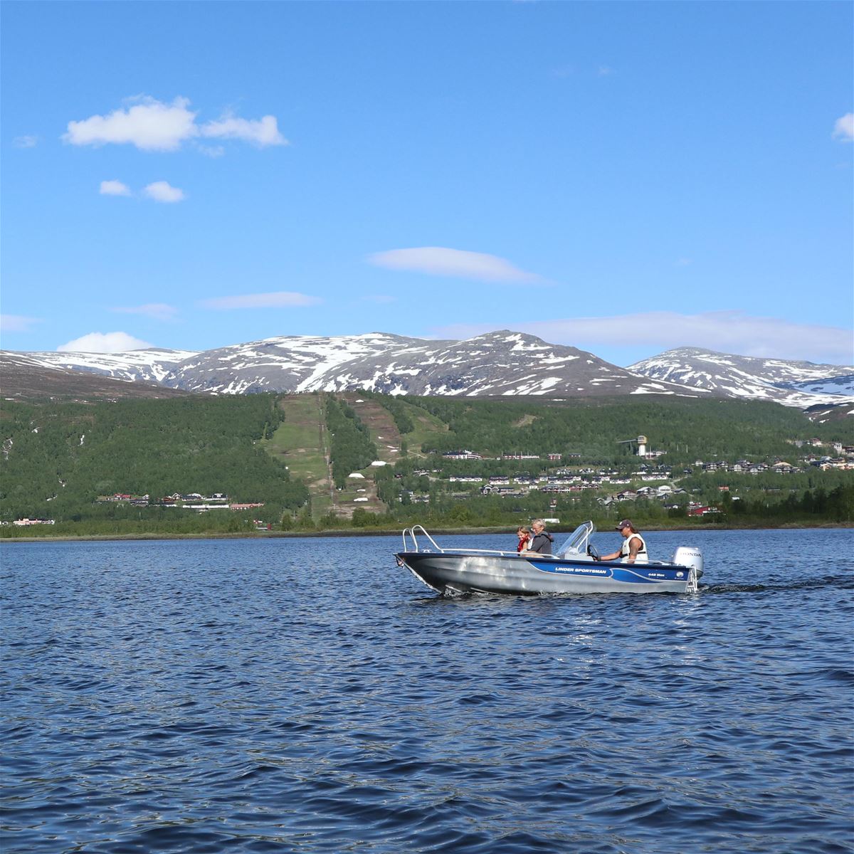 Hyr en båt på Fuel Hemavan image 1