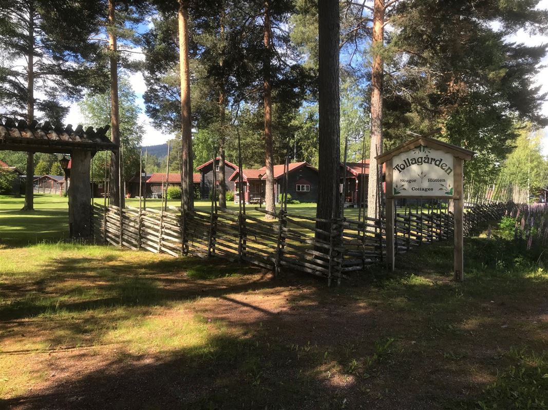 Typical dalecarlian fence surrounds the holiday village.