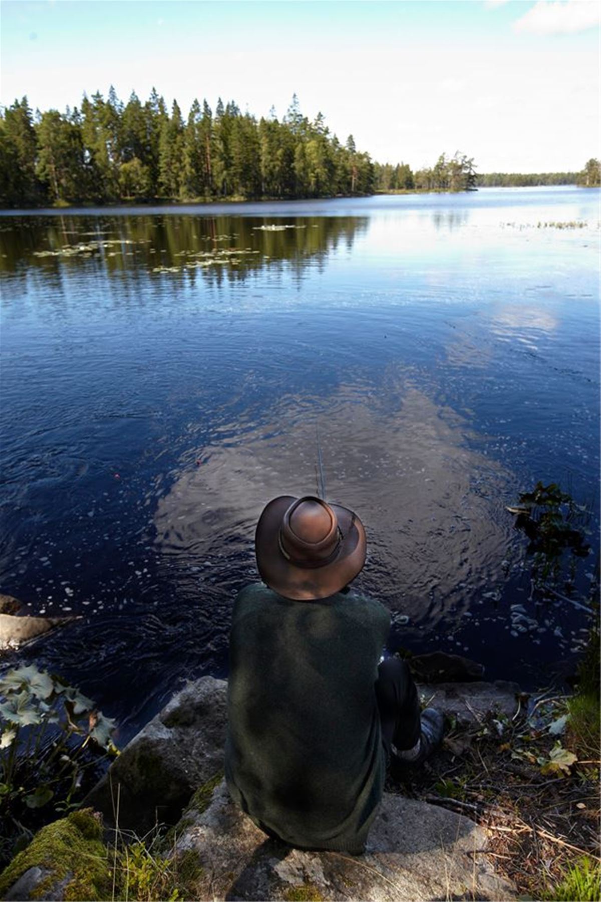 Fishing in the lakes Tjurken, Borrassjön, Olasjön and Trehörningen image 1