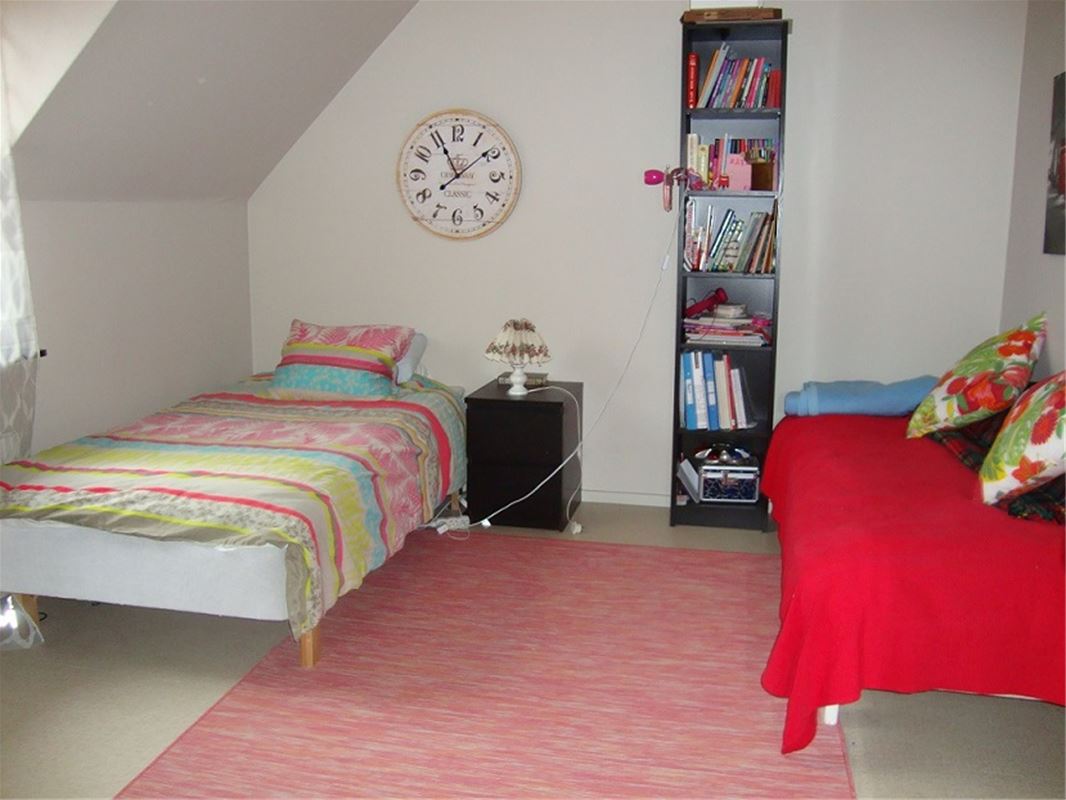 Single beds in bedroom on seocnd floor.