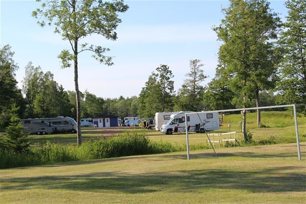 Eckerö Camping asuntoauto ja -vaunupaikat 