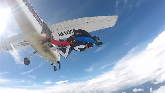 Jump Tandem skydiving. 