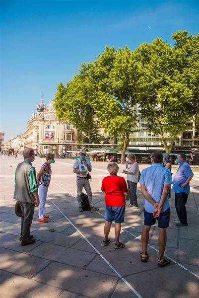 "Montpellier de plaza en plaza" (visita en francés)