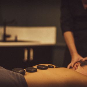 Massage med stenar