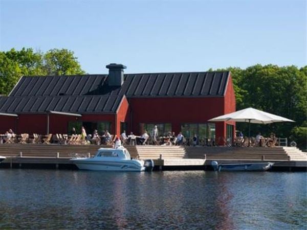 The restaurant next to the guest harbour 