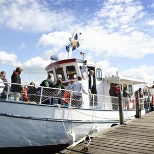 Båten går mellan Tjärö och Järnavik