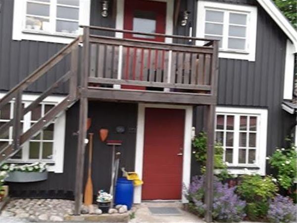 Accommodation close to the Mörrumsån and the golf course 