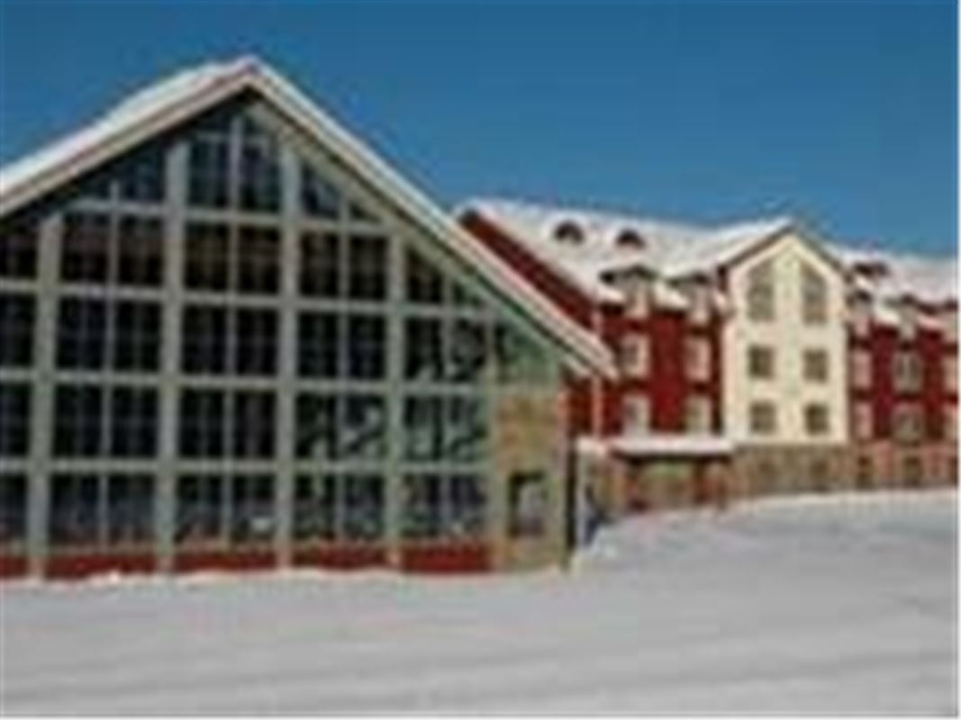 Exteriöbild på Ski Lodge hotell och restaurang.