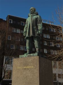 monument til roald Amundsen