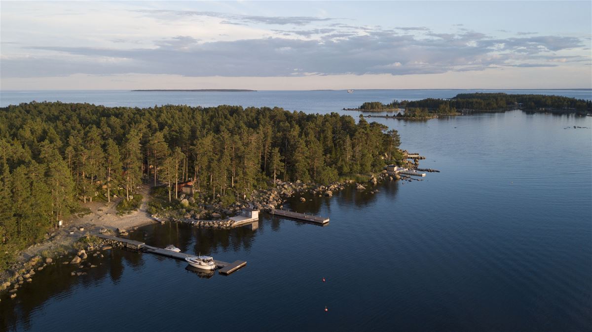 Enskär Guest harbor image 1