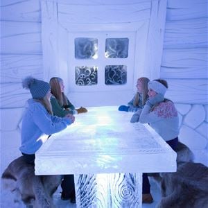 Accommodation - Snowhotel Kirkenes 365