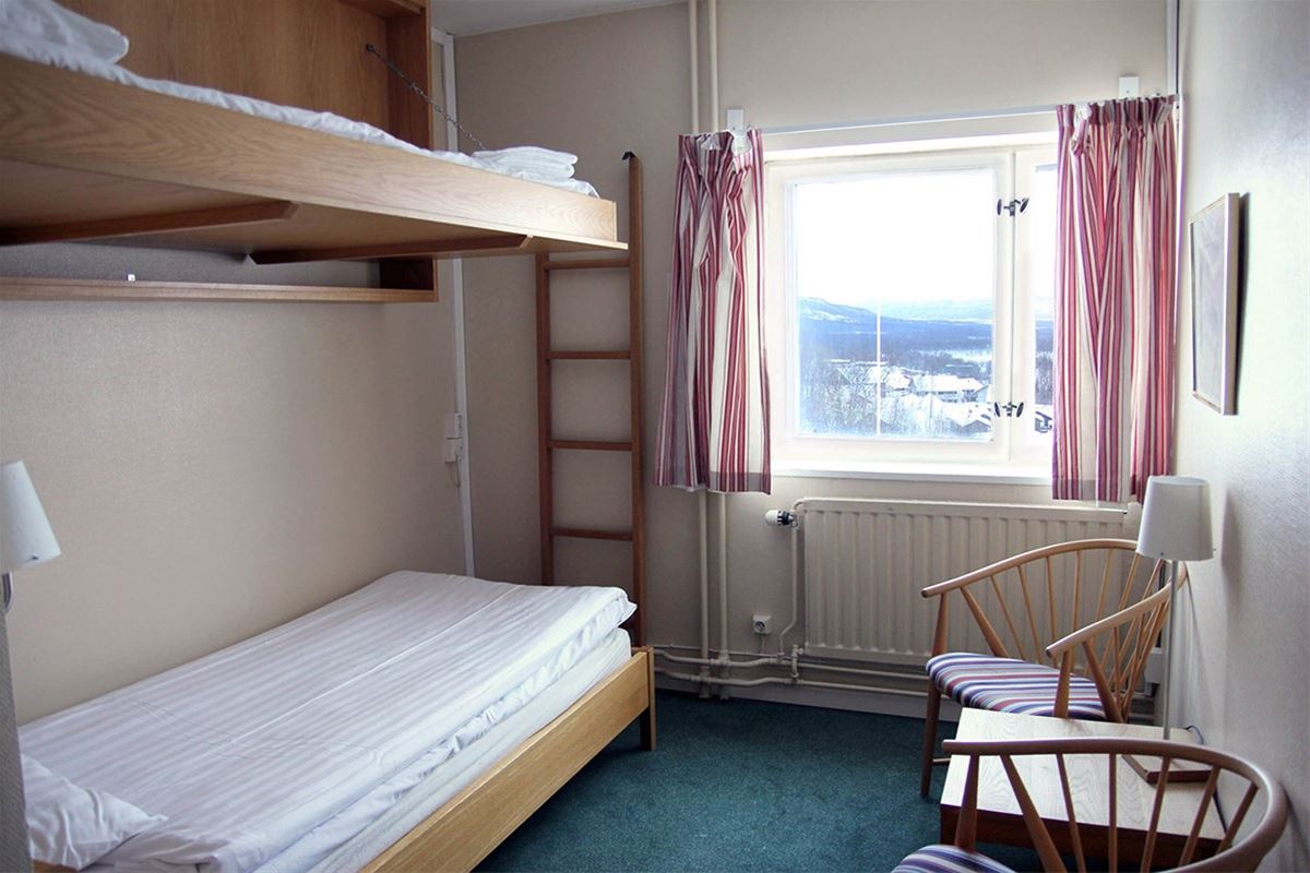 Enkelrum med överslaf image 1