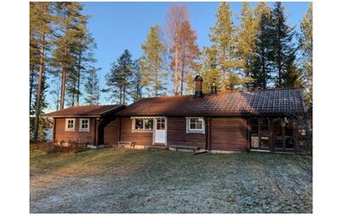 Tavelsjö - Cozy log cabin with sauna, right by the lake. Only 35 minutes from Umeå. - 8860