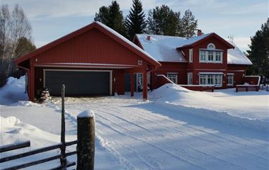 Umeå - Large villa 2 miles south of Umeå by E4, with garage space for 2 cars - 9320