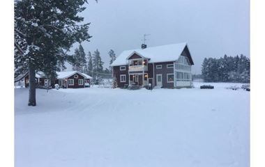 Fällforsån - Villa på landet 8km norr Umeå  - 9742