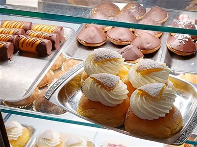  Several different pastries. 
