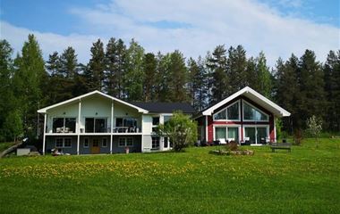 Vännäs - Mycket fint gårdshus vid älven i Vännäs tätort, med kök och komplett badrum - 10287