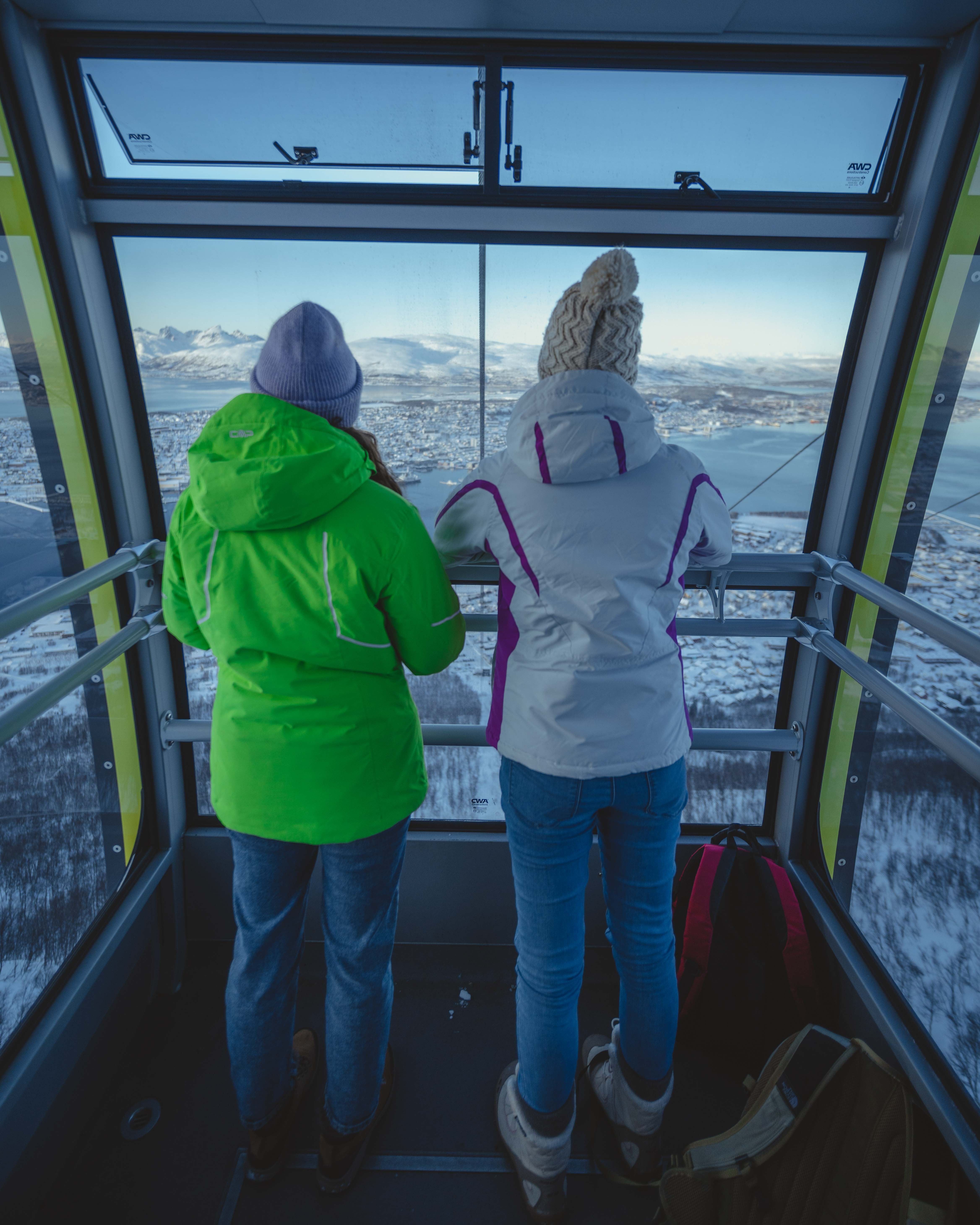 Daytime Snowshoe Hike on top of Fjellheisen