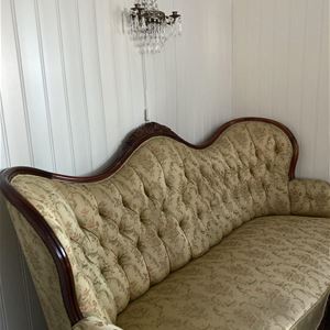 Äldre fin soffa.
