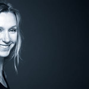 Ebba Forsberg på ett svart-vitt fotografi