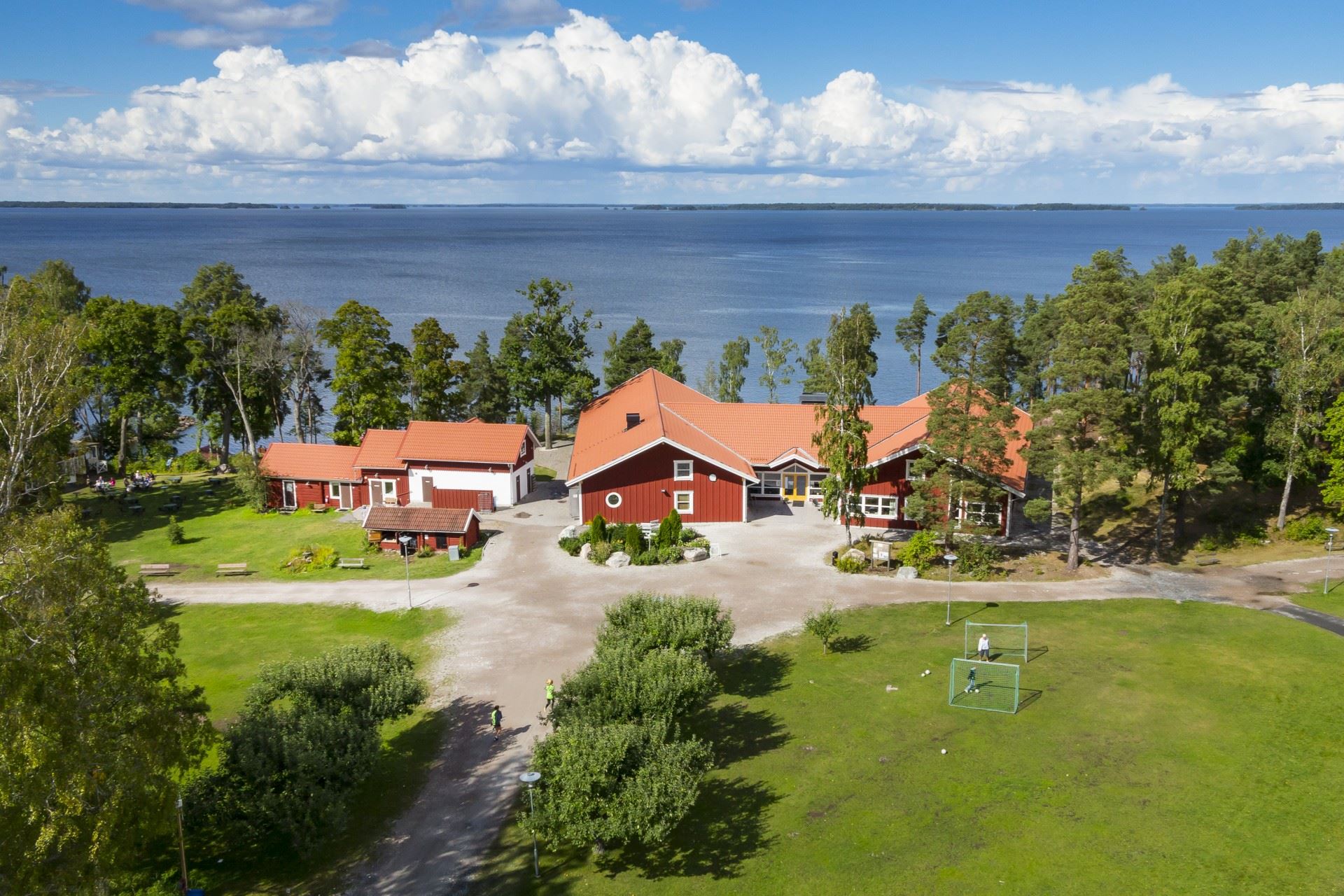 Hjälmargården & Läppe Camping 
