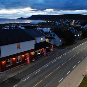 Lille Chilli Restaurant og Hotell, Vestre-Jakobselv,  © Lille Chilli Restaurant og Hotell, Vestre-Jakobselv, Kongsfjord guesthouse (copy) (copy) (copy) (copy) (copy) (copy) (copy) (copy)