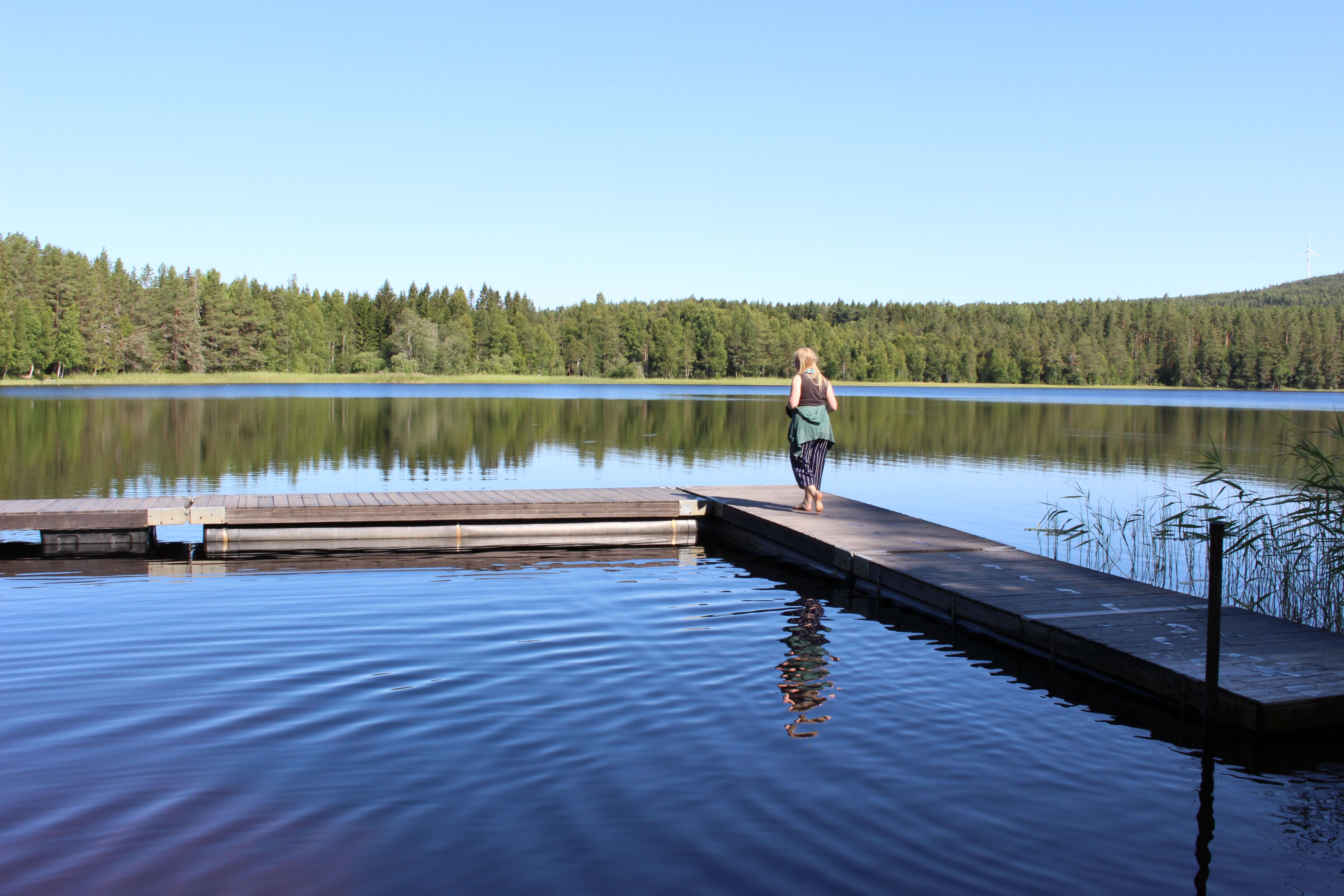 Barrtjärn - badplats i Älgered