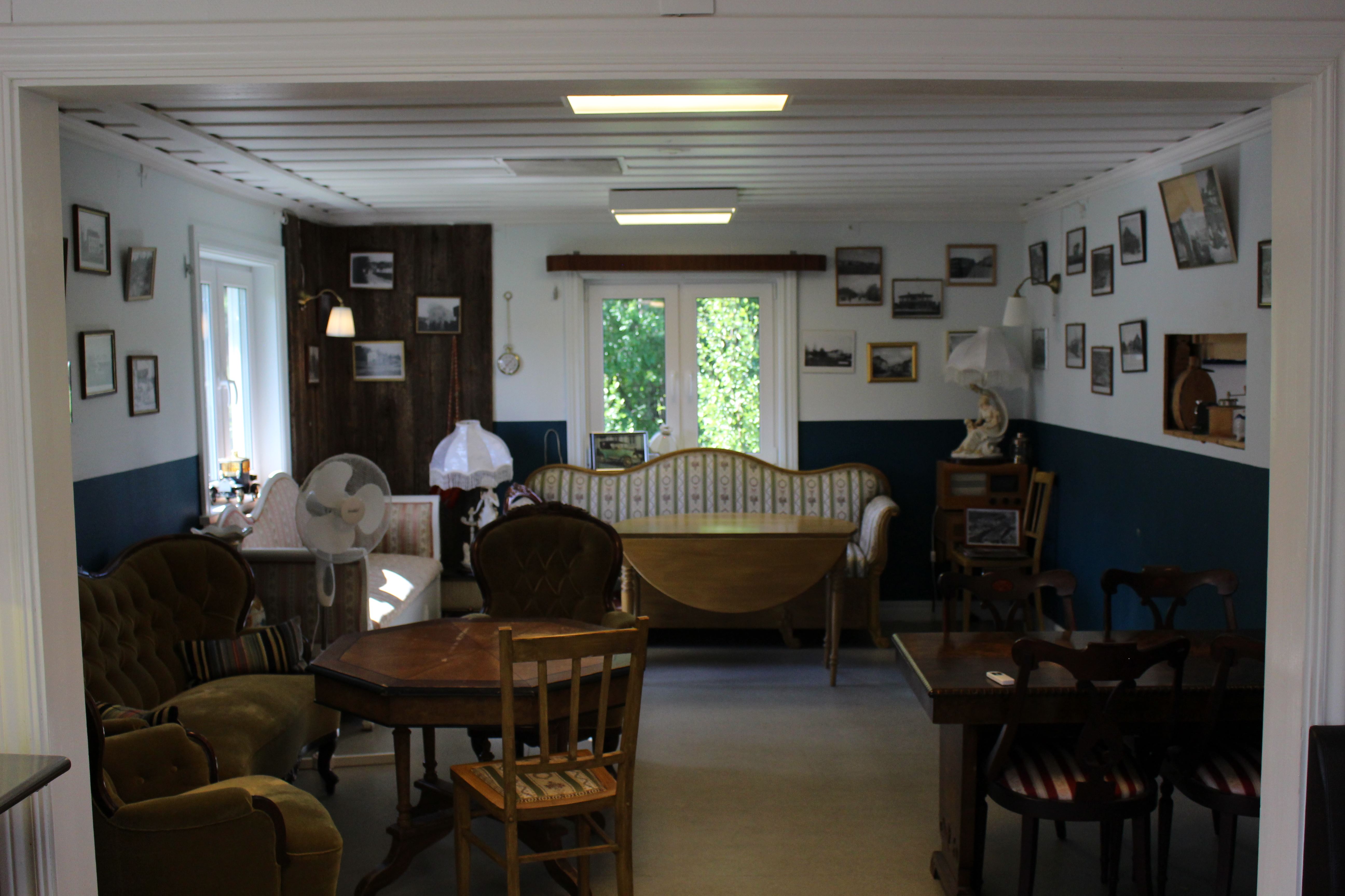 E4 Restaurang & Pizzeria - Harmånger