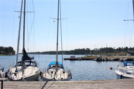 Båtar nära Mellanfjärdens camping