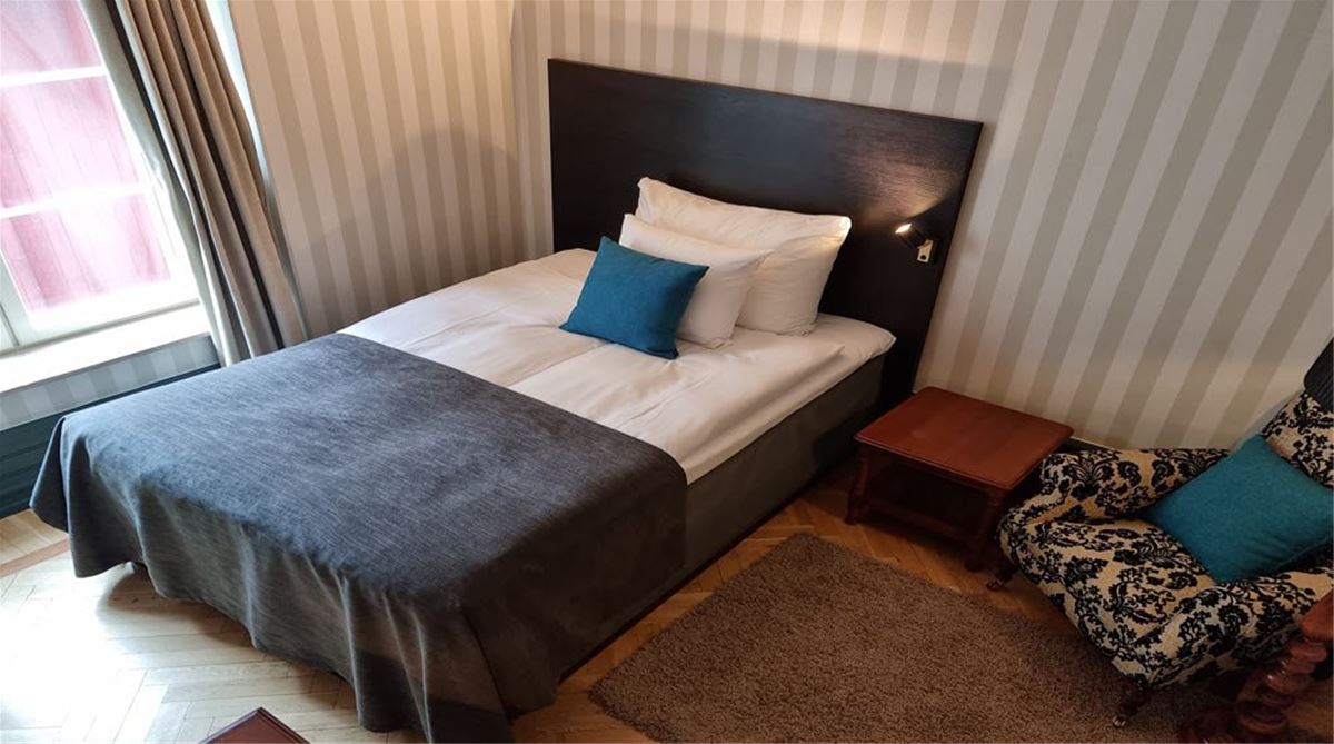 Compact single image 1