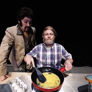 Petra Ålestrand, Två män med ägg och stekpanna