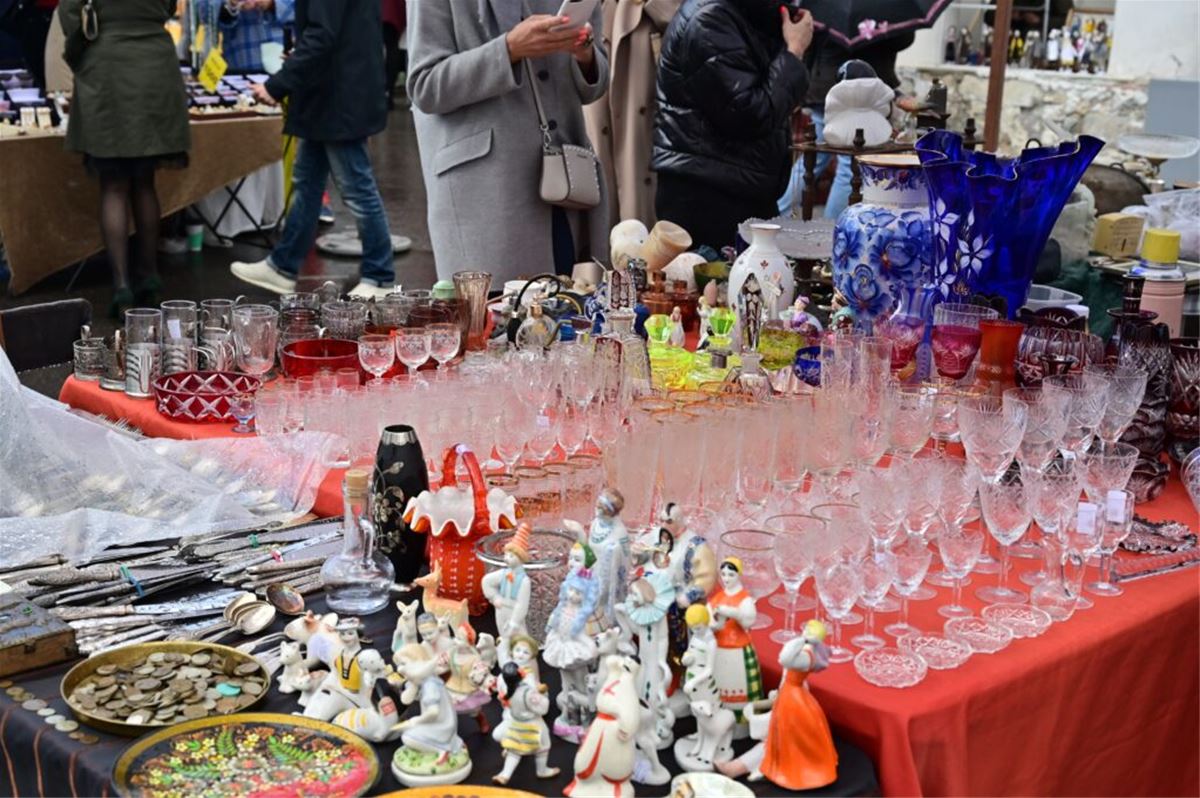 Plock & Prylar Flea market image 1