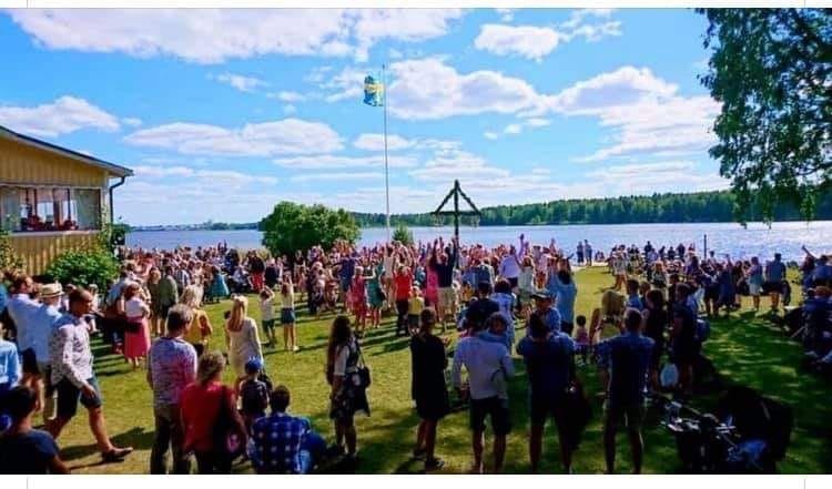 Midsommarfirande på Källvik