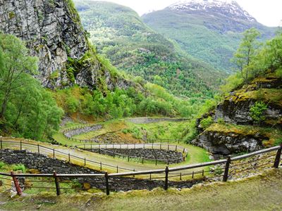 Kongevegen: Guided walk on the Vindhella Road - From Lærdalsøyri
