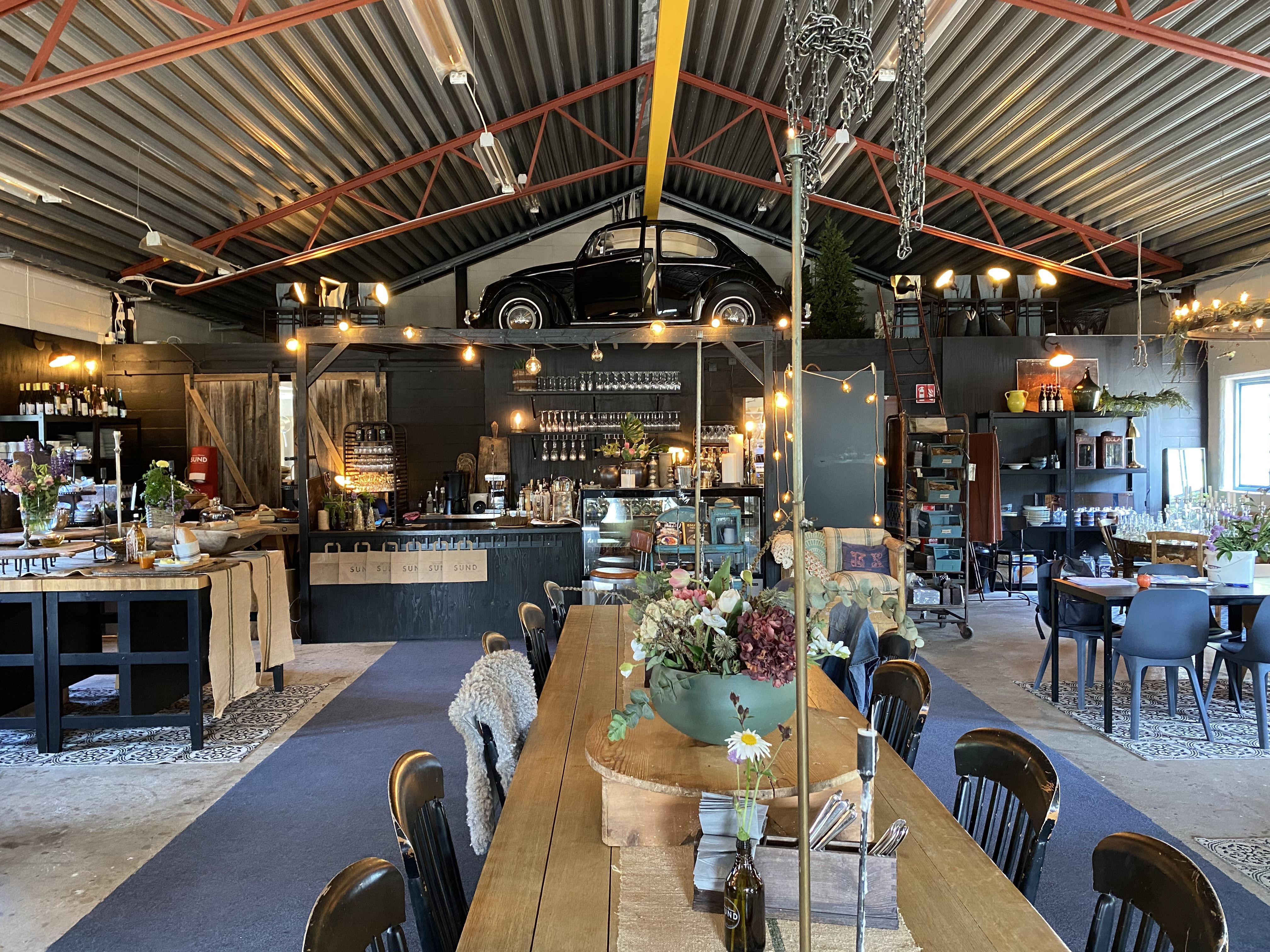 Systrarna Söderström i Sund