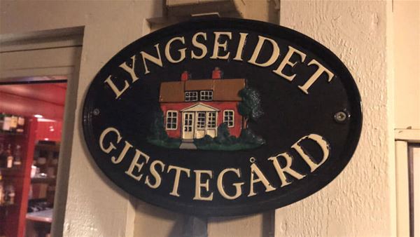 Lyngseidet gjestegård,  &copy; Lyngseidet gjestegård, Sign at Lyngseidet gjestegård 