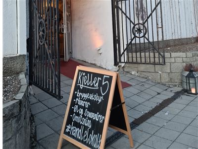 Kjeller 5 bar og butikk